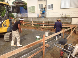 基礎工事中