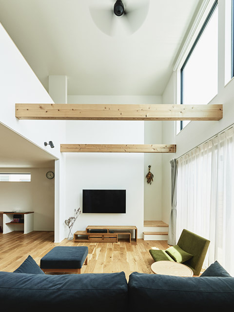 吹き抜けリビング