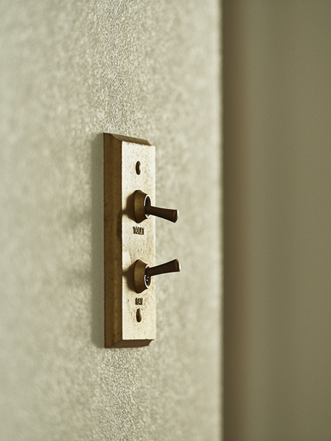 真鍮のトグルスイッチ