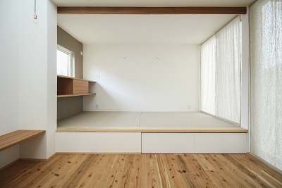 完成写真／小上がり畳スペース