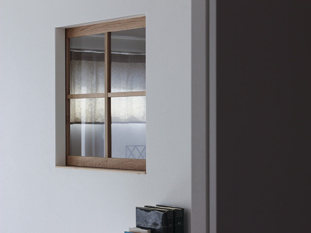 完成写真／主寝室の室内窓