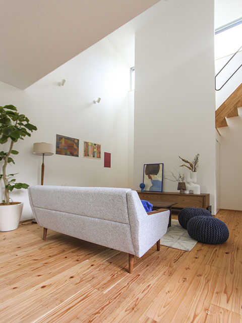 吹き抜けリビング