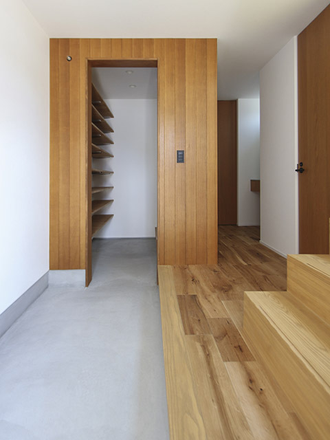 完成間近！／玄関