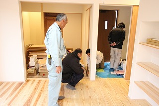 社内検査