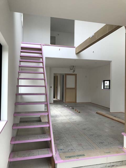 内装工事／クロス工事完了