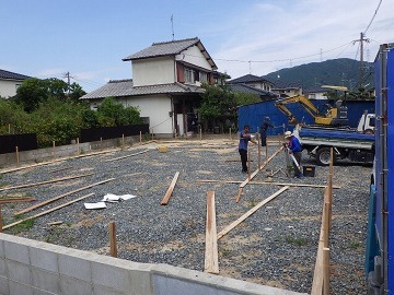 基礎工事開始