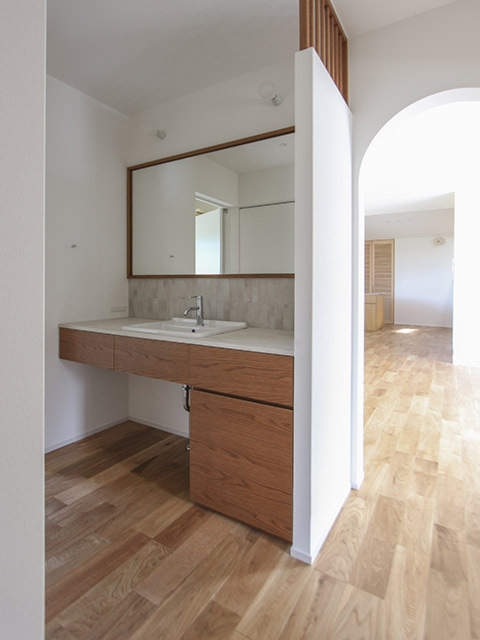 完成間近／造作洗面